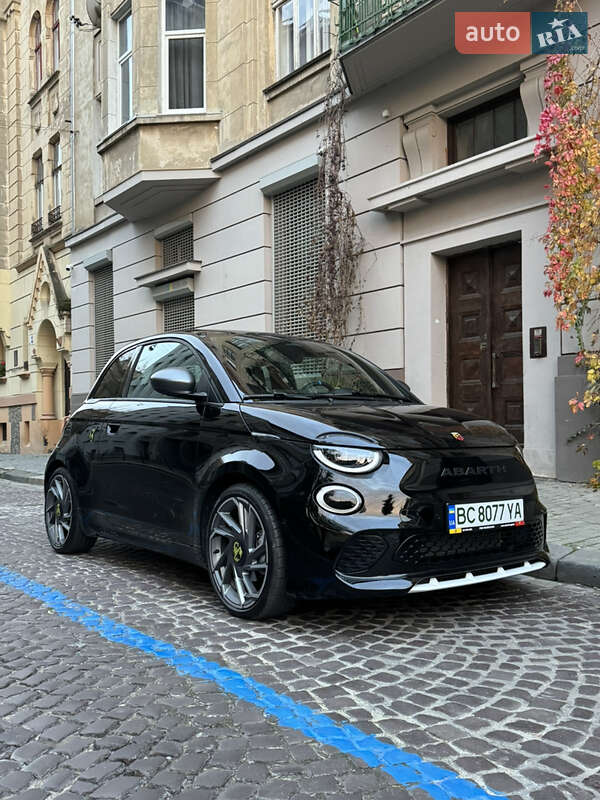 Хэтчбек Abarth Fiat 500 2023 в Львове