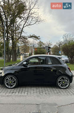 Хэтчбек Abarth Fiat 500 2023 в 