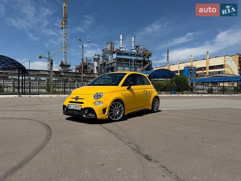 Abarth Fiat 500 2020