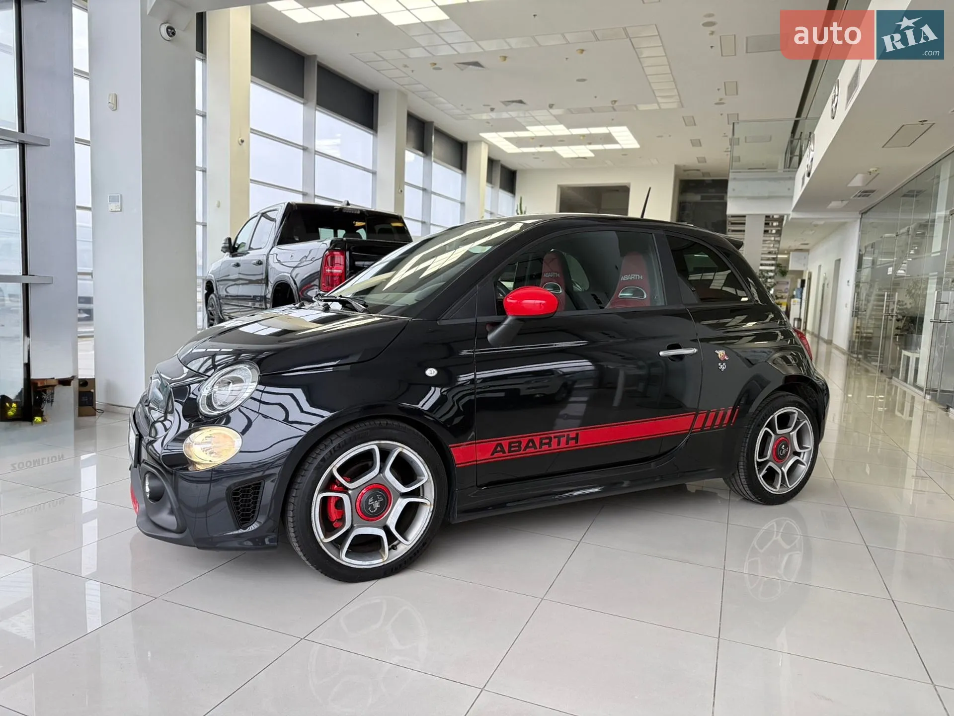 2017 Abarth 595 - мініатюра 2