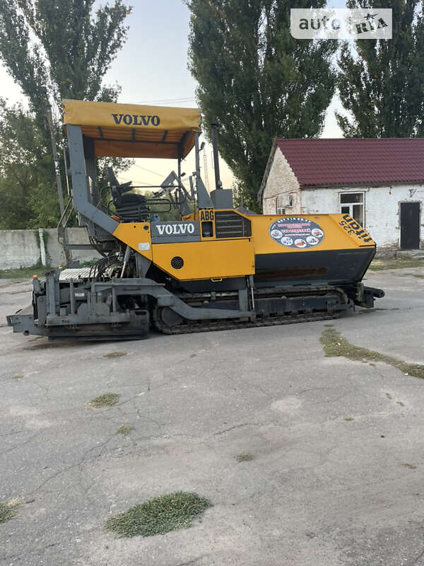 Асфальтоукладчик ABG Titan 325 2002 в Черкассах