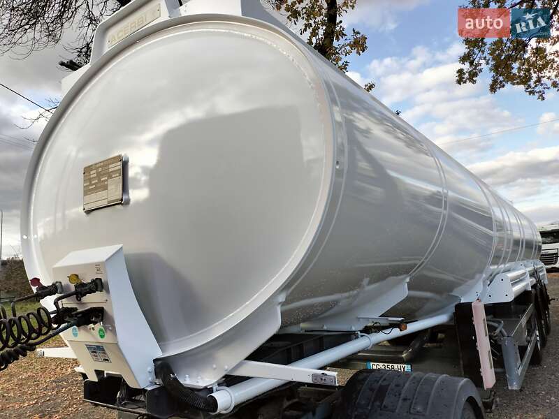 Цистерна напівпричіп Acerbi 02Т 2006 в Луцьку