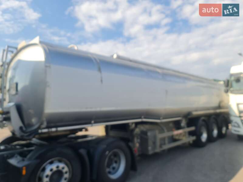 Цистерна полуприцеп Acerbi 21L 2000 в Виннице