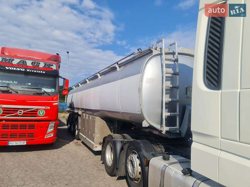 Цистерна полуприцеп Acerbi 21L 2000 в Виннице