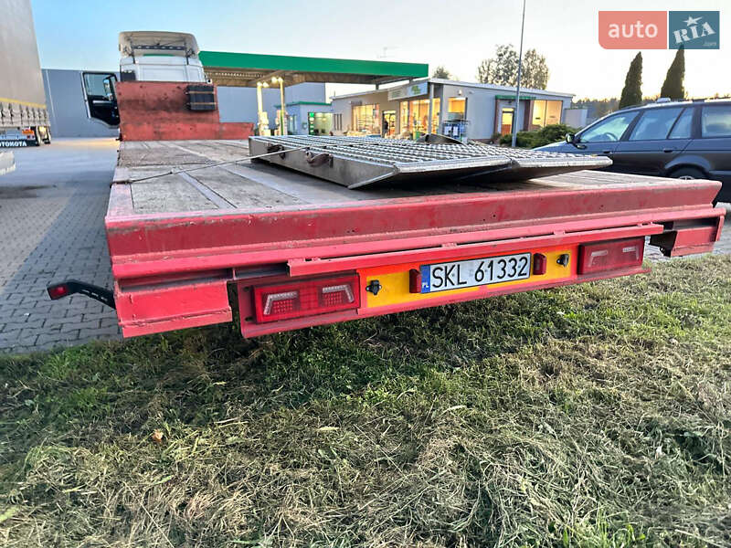 Низкорамна платформа ACTM RB 2001 в Долині