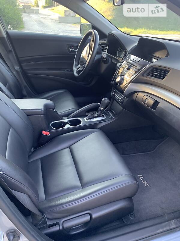 Седан Acura ILX 2015 в Львові