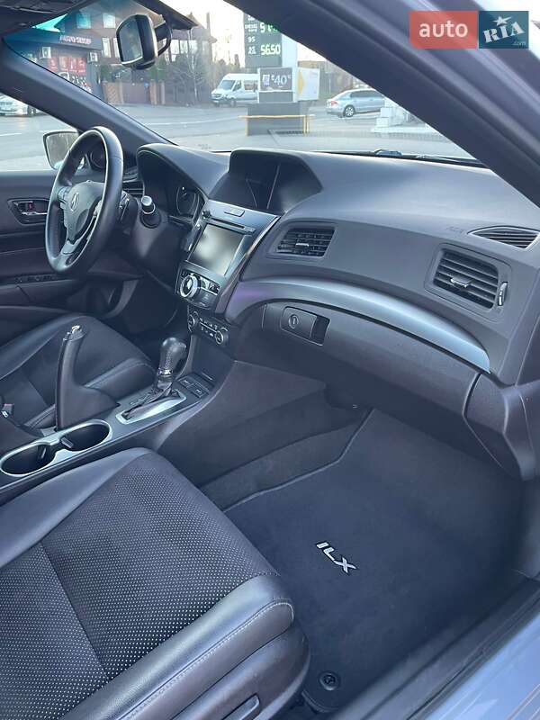 Седан Acura ILX 2015 в Черновцах