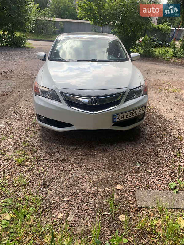 Acura ILX 2012