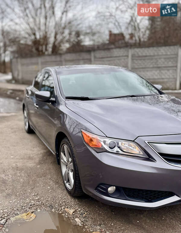 Acura ILX 2012