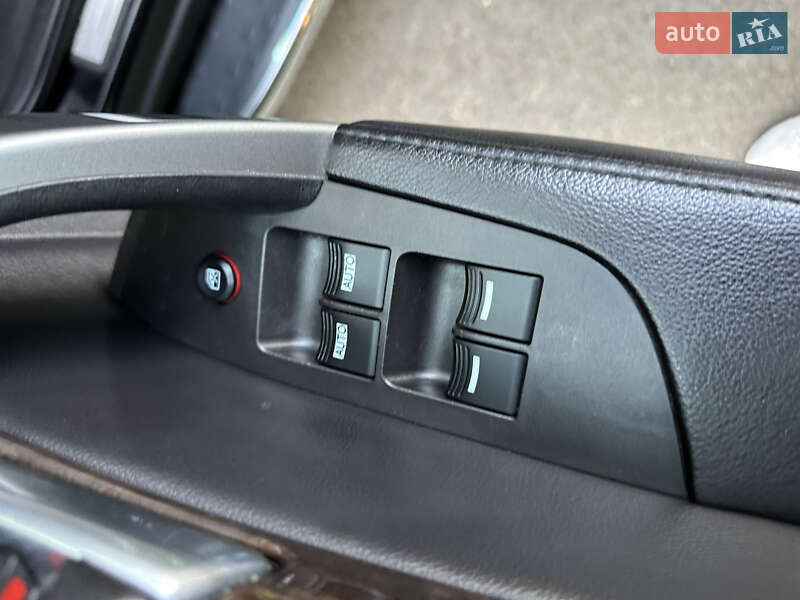 Позашляховик / Кросовер Acura MDX 2012 в Стрию