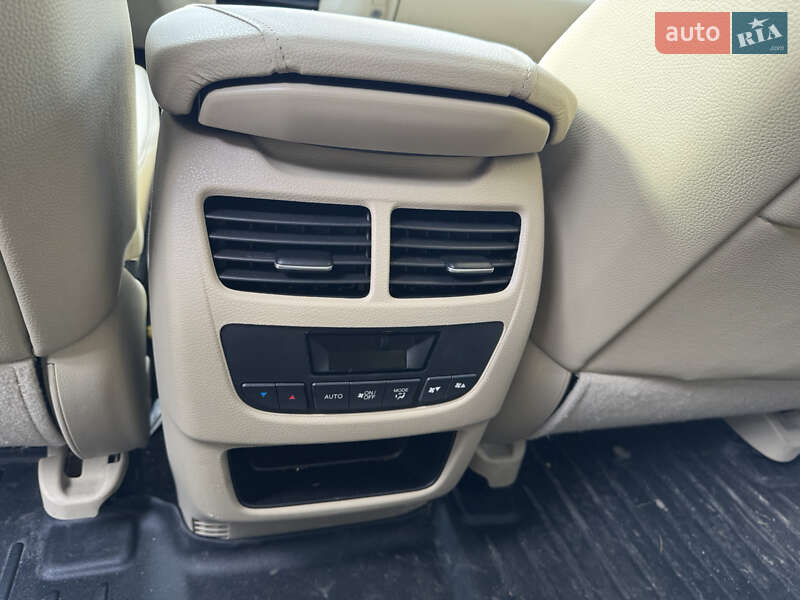 Позашляховик / Кросовер Acura MDX 2016 в Києві