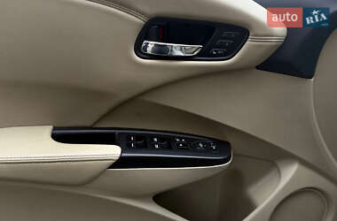 Позашляховик / Кросовер Acura RDX 2012 в 