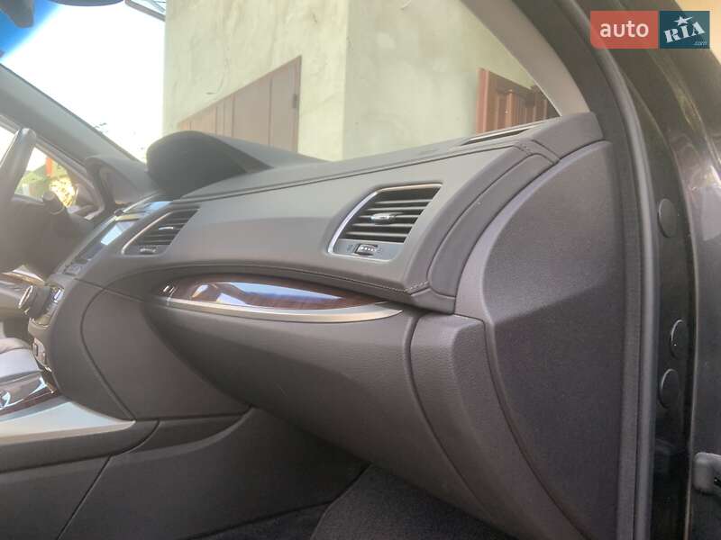 Седан Acura RLX 2015 в Львові