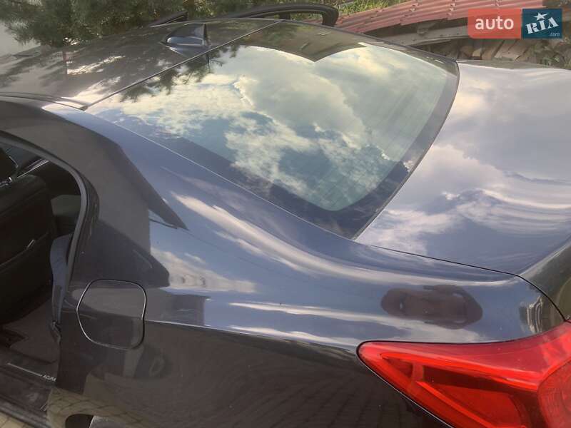 Седан Acura RLX 2015 в Львові