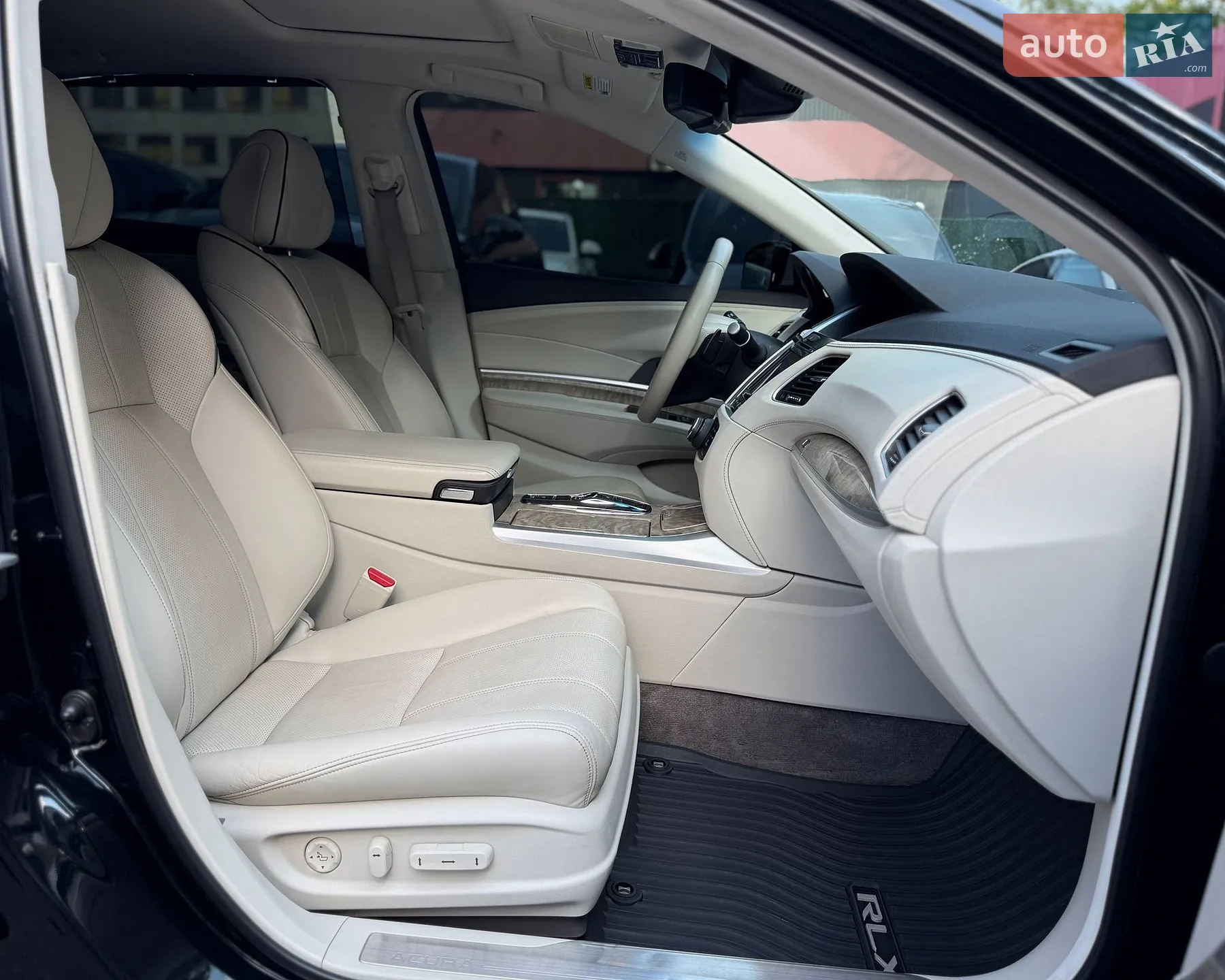 2018 Acura RLX - мініатюра 16