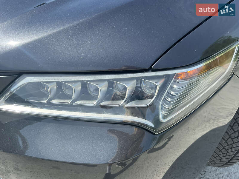 Седан Acura TLX 2015 в Львове