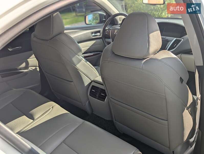 Седан Acura TLX 2015 в Львове