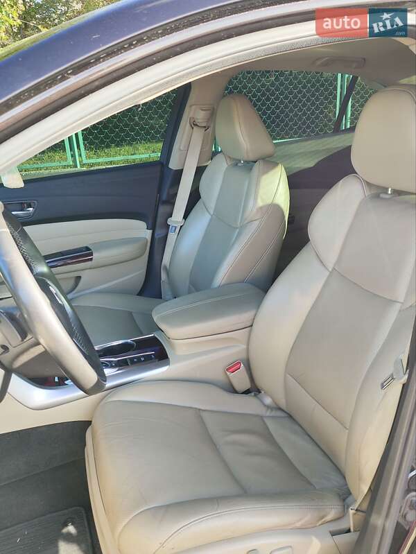Седан Acura TLX 2015 в Брусилове