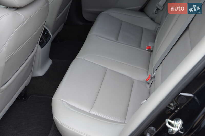 Седан Acura TLX 2016 в Павлограді