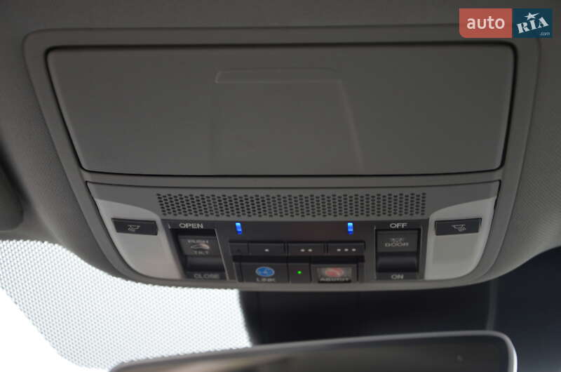 Седан Acura TLX 2016 в Павлограді