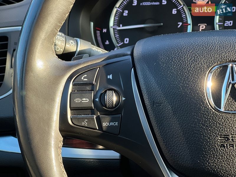 Седан Acura TLX 2015 в Львове