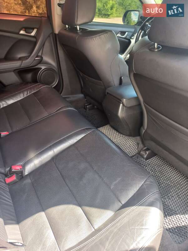 Седан Acura TSX 2010 в Миронівці