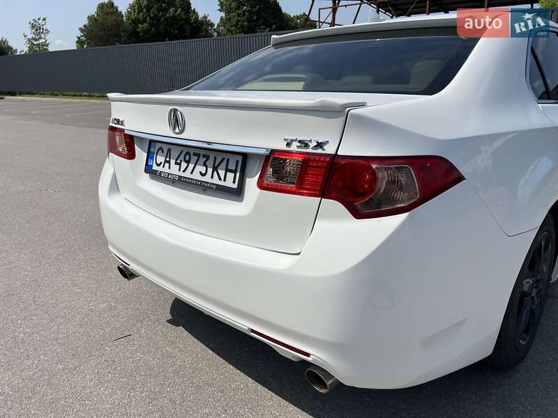 Седан Acura TSX 2011 в Богуславі