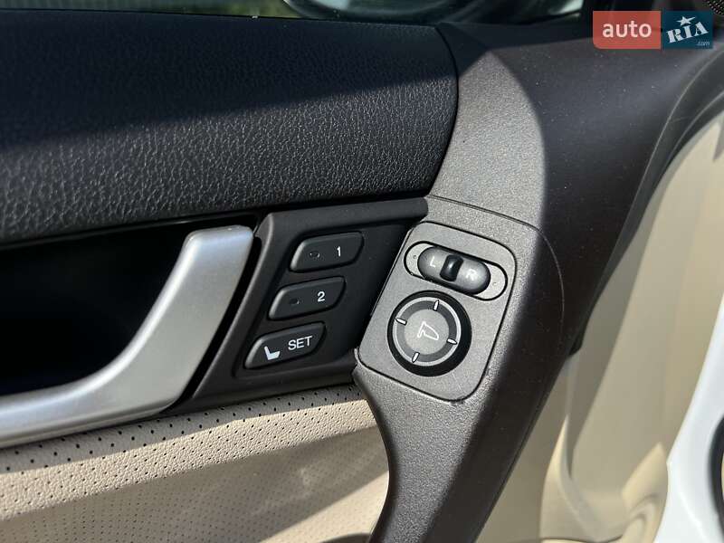 Седан Acura TSX 2011 в Богуславі