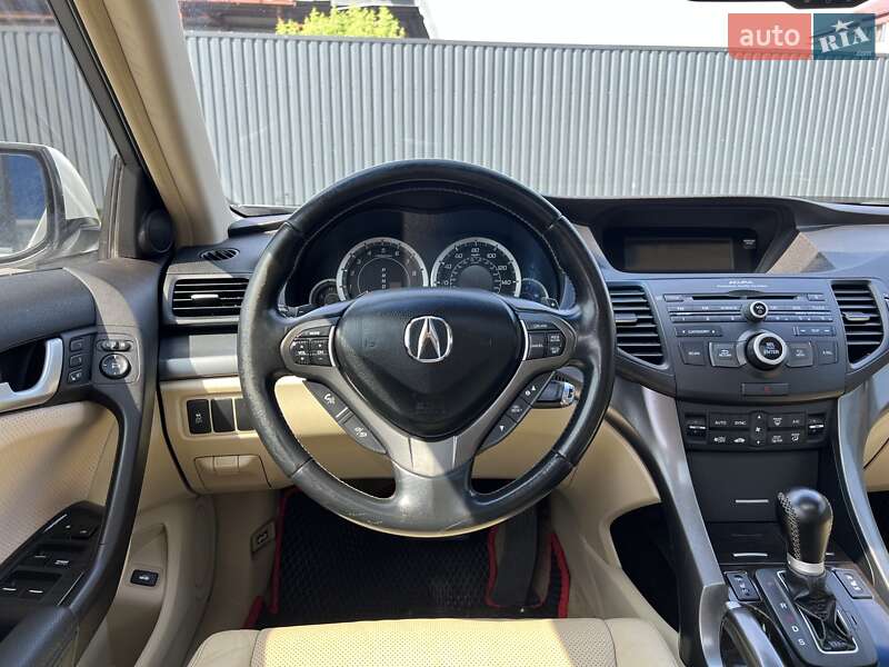 Седан Acura TSX 2011 в Богуславі
