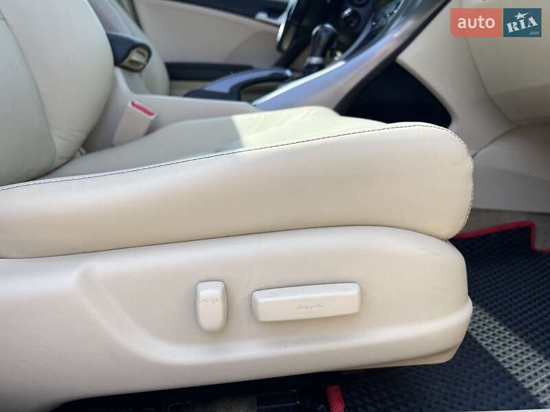 Седан Acura TSX 2011 в Богуславі