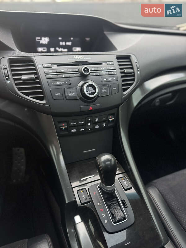 Седан Acura TSX 2013 в Львове