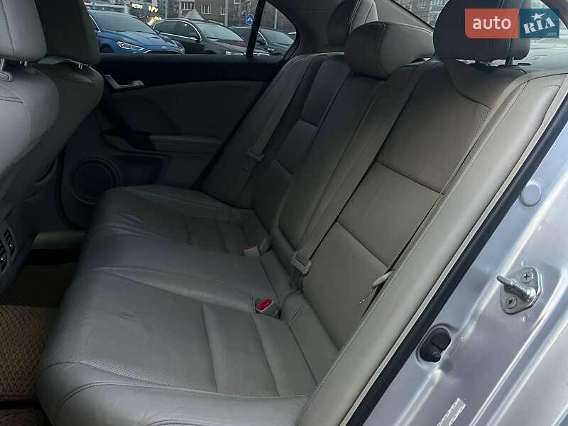 Седан Acura TSX 2013 в Киеве