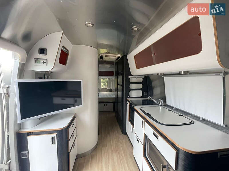 Дом на колесах Airstream International 2009 в Киеве