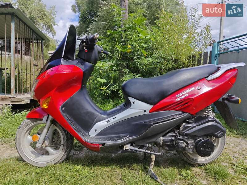 Скутер Akumoto XT 2008 в Чорній Тисі