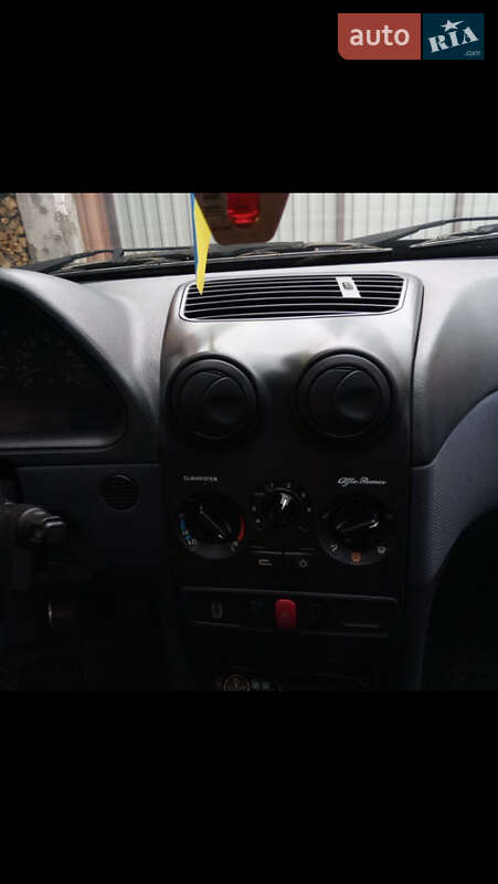 Седан Alfa Romeo 146 1998 в Житомирі