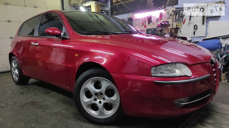 Хэтчбек Alfa Romeo 147 2003 в Киеве