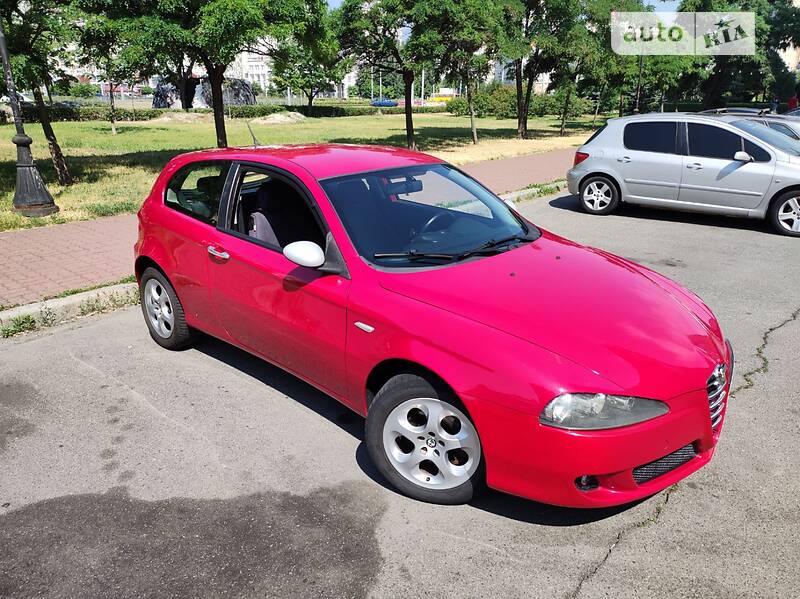 Купе Alfa Romeo 147 2006 в Киеве