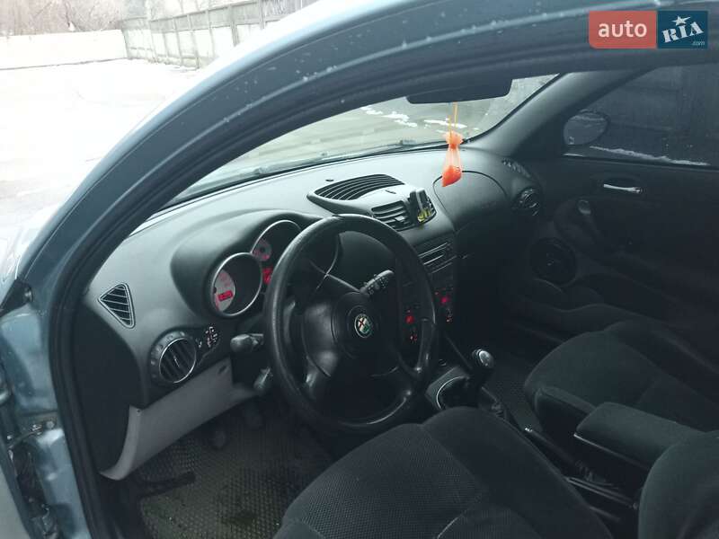 Хэтчбек Alfa Romeo 147 2002 в Чернигове