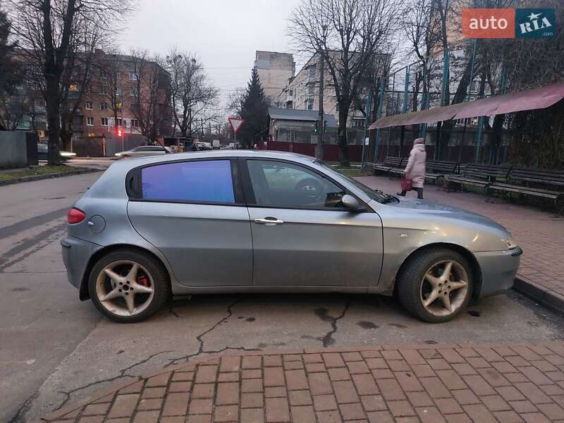 Хэтчбек Alfa Romeo 147 2002 в Хмельницком