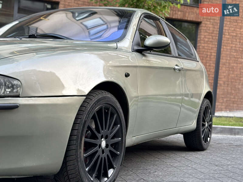 Хэтчбек Alfa Romeo 147 2003 в Львове