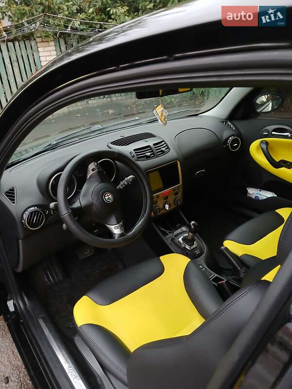 Хэтчбек Alfa Romeo 147 2000 в Конотопе фото 4 Хэтчбек Alfa Romeo 147 2000 в Конотопе