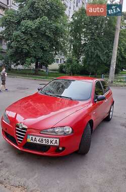 Хэтчбек Alfa Romeo 147 2006 в Киеве
