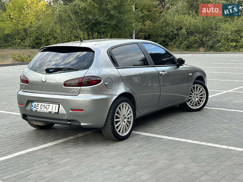 Хэтчбек Alfa Romeo 147 2005 в Днепре