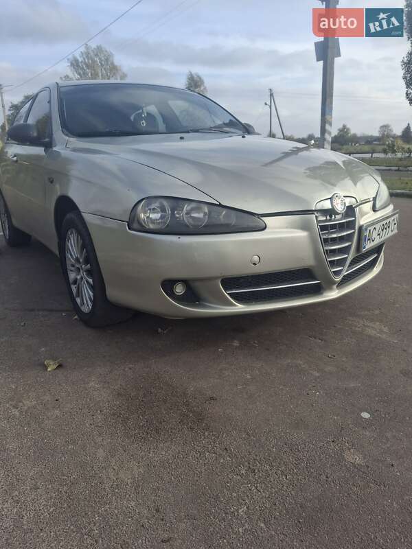 Хэтчбек Alfa Romeo 147 2005 в Лугинах фото Хэтчбек Alfa Romeo 147 2005 в Лугинах