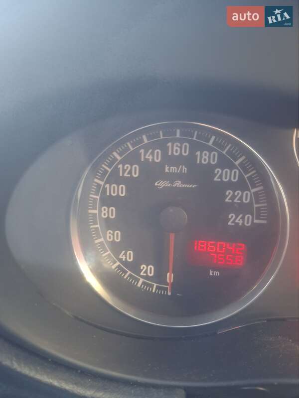 Хэтчбек Alfa Romeo 147 2005 в Лугинах фото 13 Хэтчбек Alfa Romeo 147 2005 в Лугинах