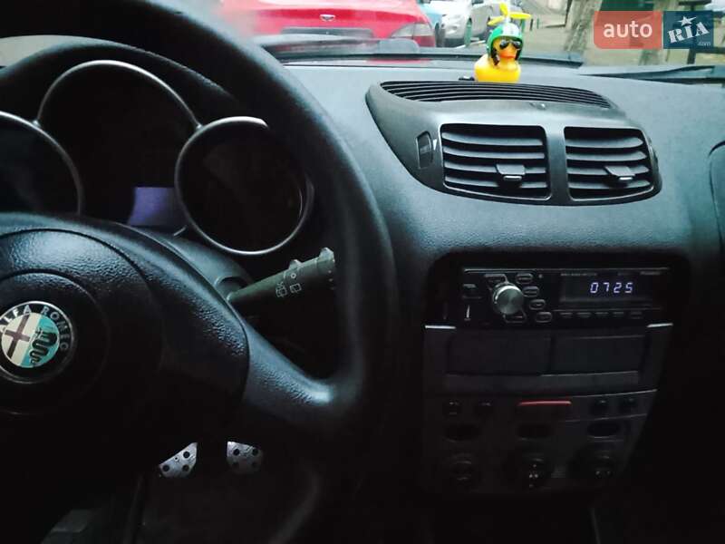 Хэтчбек Alfa Romeo 147 2003 в Херсоне