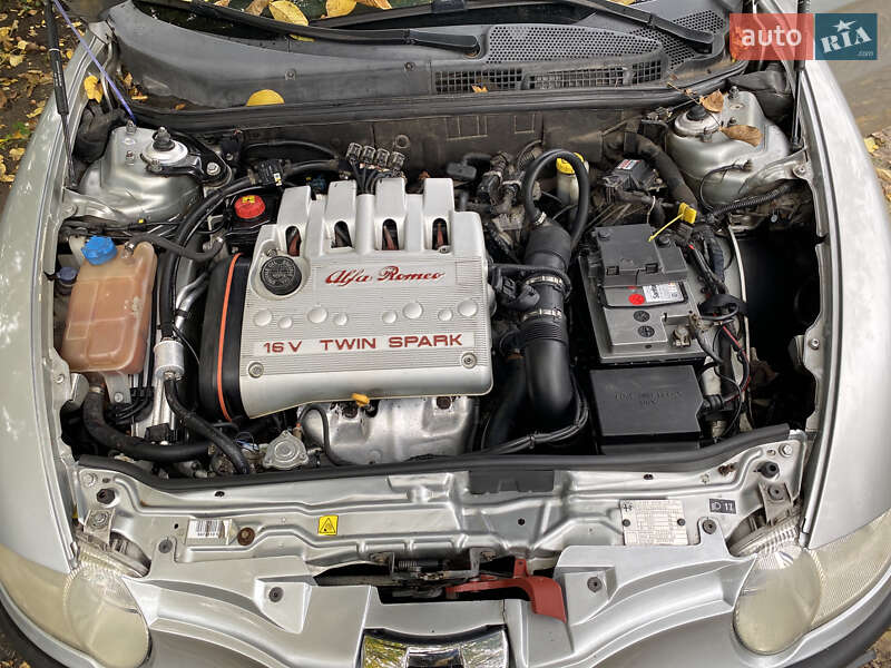 Хэтчбек Alfa Romeo 147 2003 в Харькове