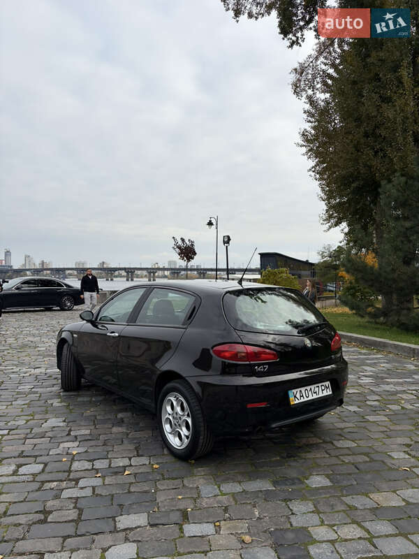 Хэтчбек Alfa Romeo 147 2009 в Киеве
