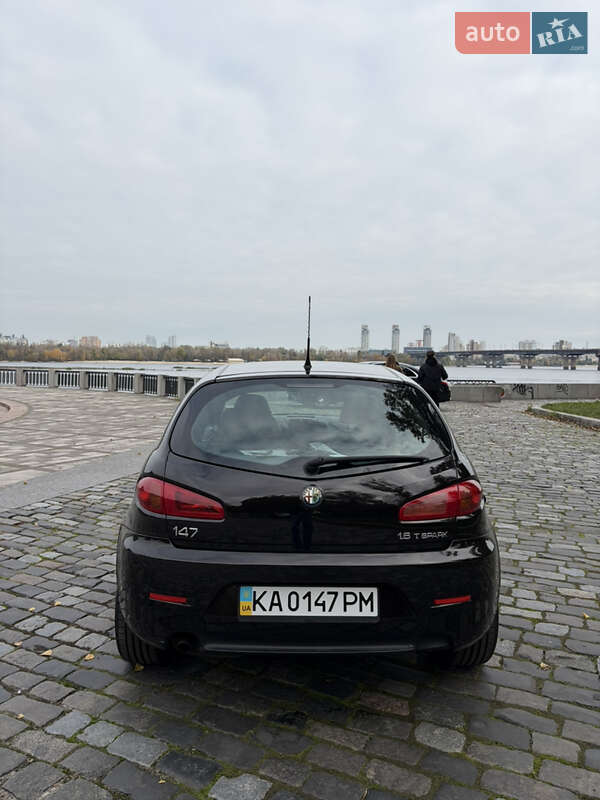 Хэтчбек Alfa Romeo 147 2009 в Киеве