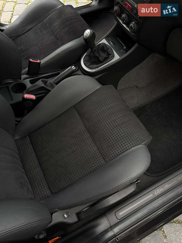 Хэтчбек Alfa Romeo 147 2009 в Киеве